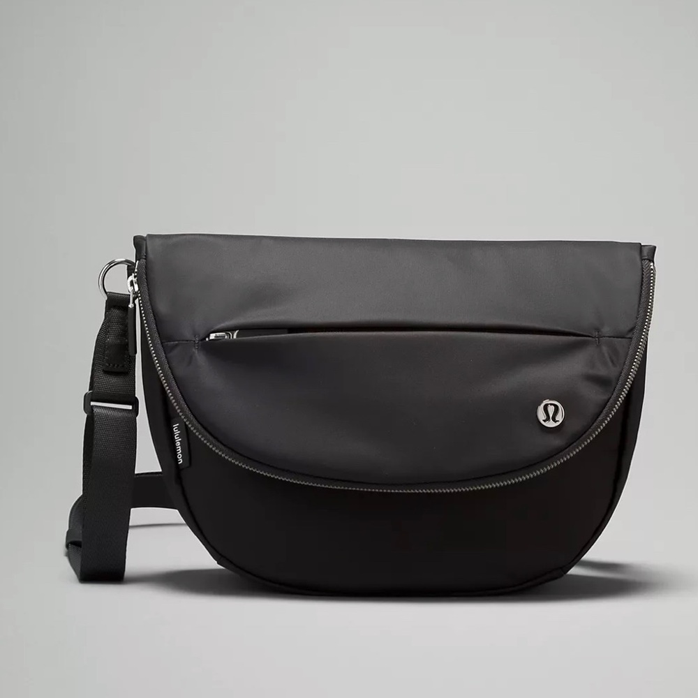 Lululemon All Night Festival Bag